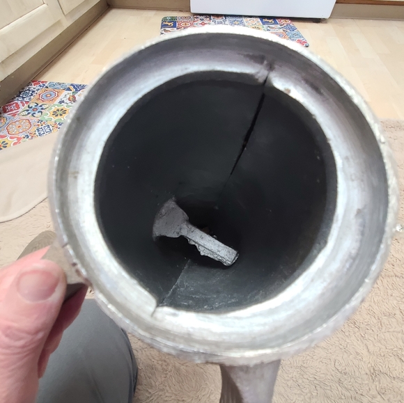 Tommy Bahama Gray Textured Shark Figurine Shaker, Rare, Mussing Shaker Bttle - Picture 3 of 11